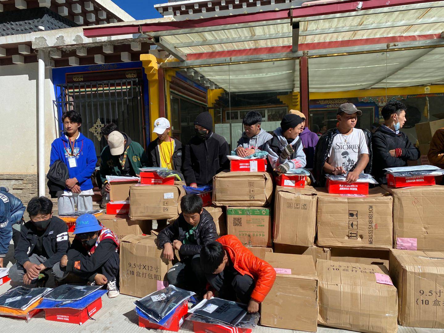 乐鱼手机版登录入口-乐鱼online(中国)公益回顾丨家国同欢月同圆 温暖满载甘孜州(图7)